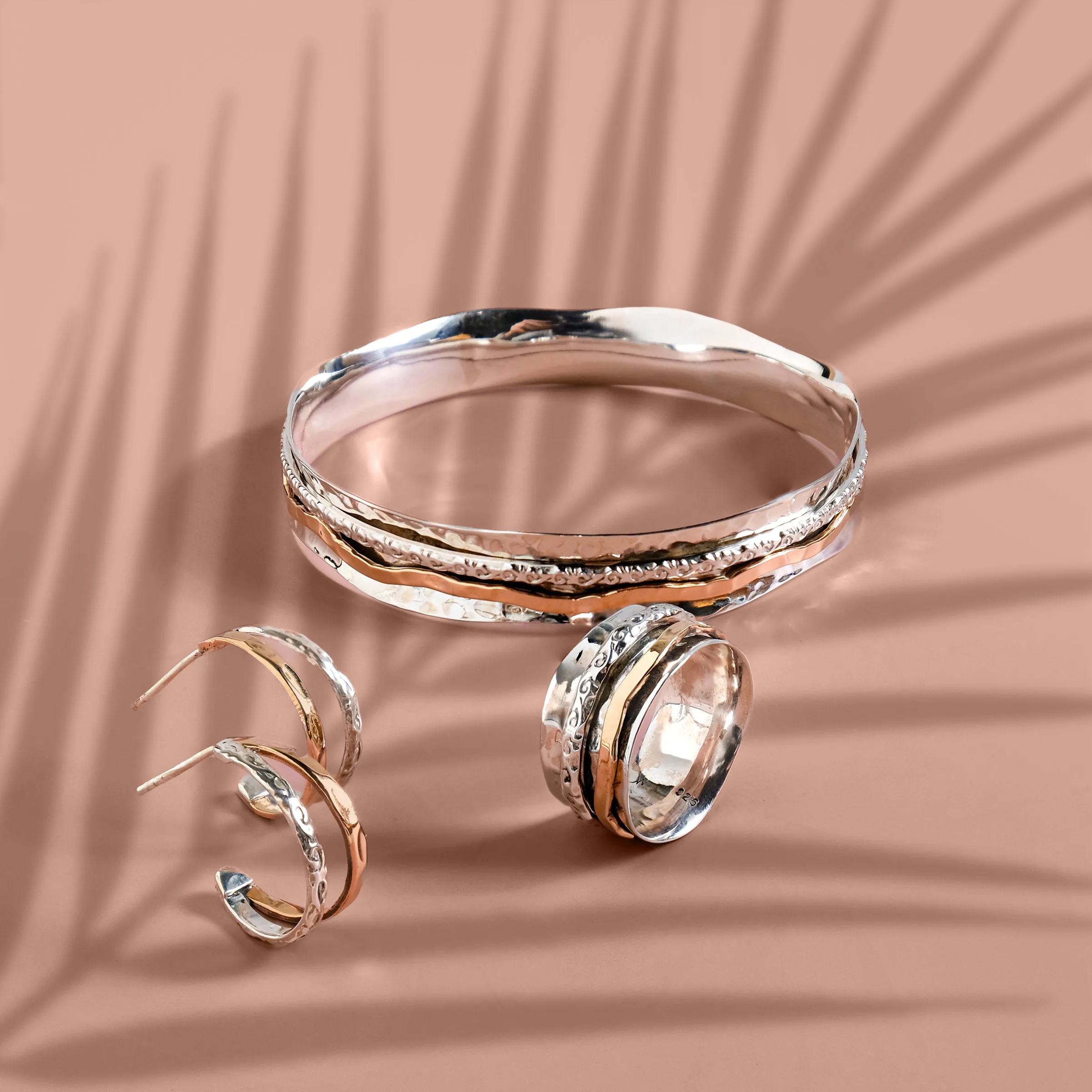Aura Magic Spinning Ring
