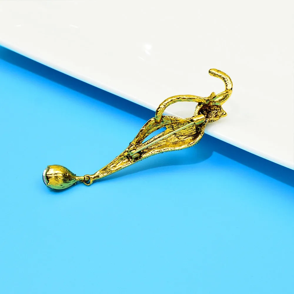 Beautiful Rhinestone High Cat Brooch Animal Pin