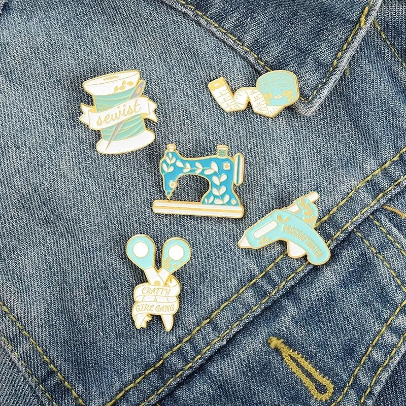Cartoon Style Cute Cowboy Style Geometry Scissors Alloy Stamping Stoving Varnish Plating Unisex Brooches