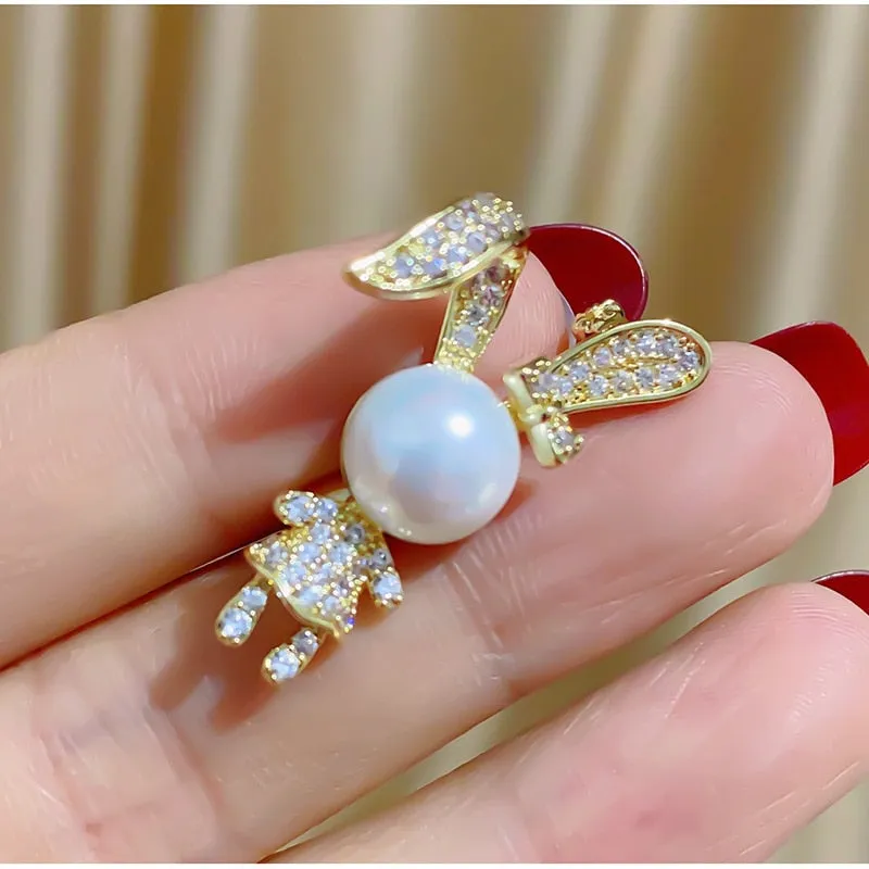 Cute Rabbit Brooch Simulated Pearl Personality Cartoon Pins Collar Suit Accessories