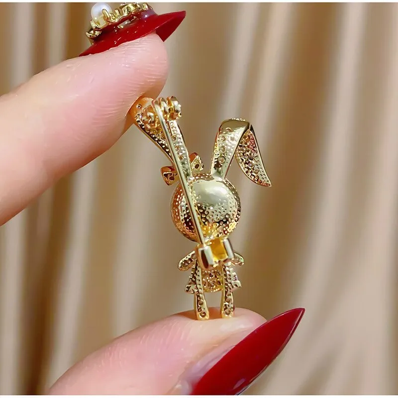 Cute Rabbit Brooch Simulated Pearl Personality Cartoon Pins Collar Suit Accessories