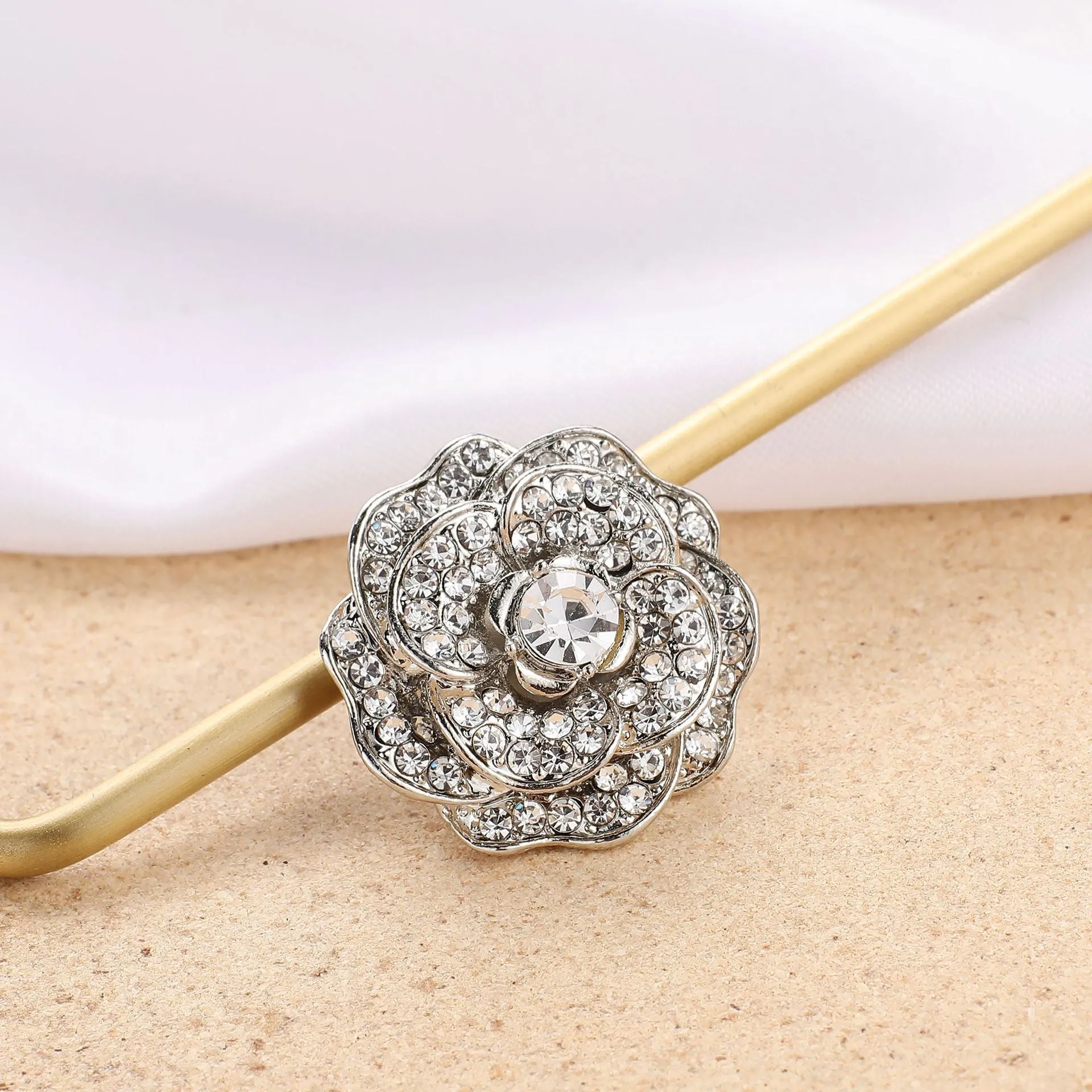 High-end Crystal Flower Magnet Brooches
