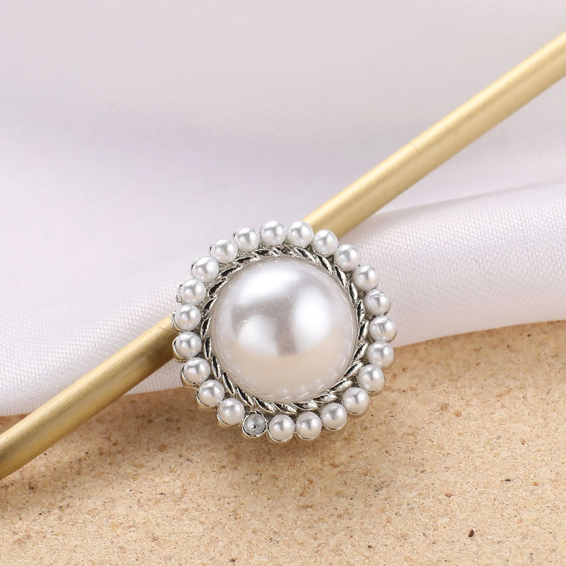 High-end Crystal Flower Magnet Brooches