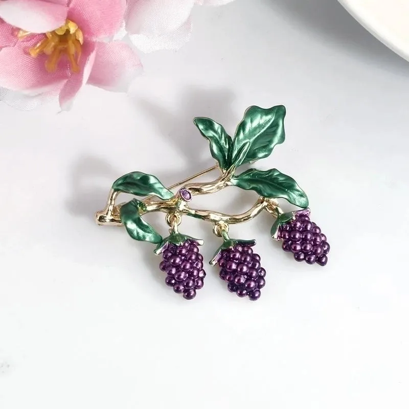 Korean Style Pin Fruit Alloy Plating No Inlaid Women'S Brooches