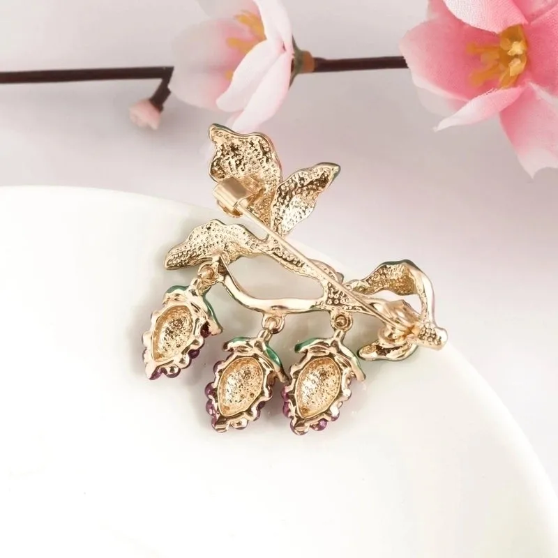 Korean Style Pin Fruit Alloy Plating No Inlaid Women'S Brooches