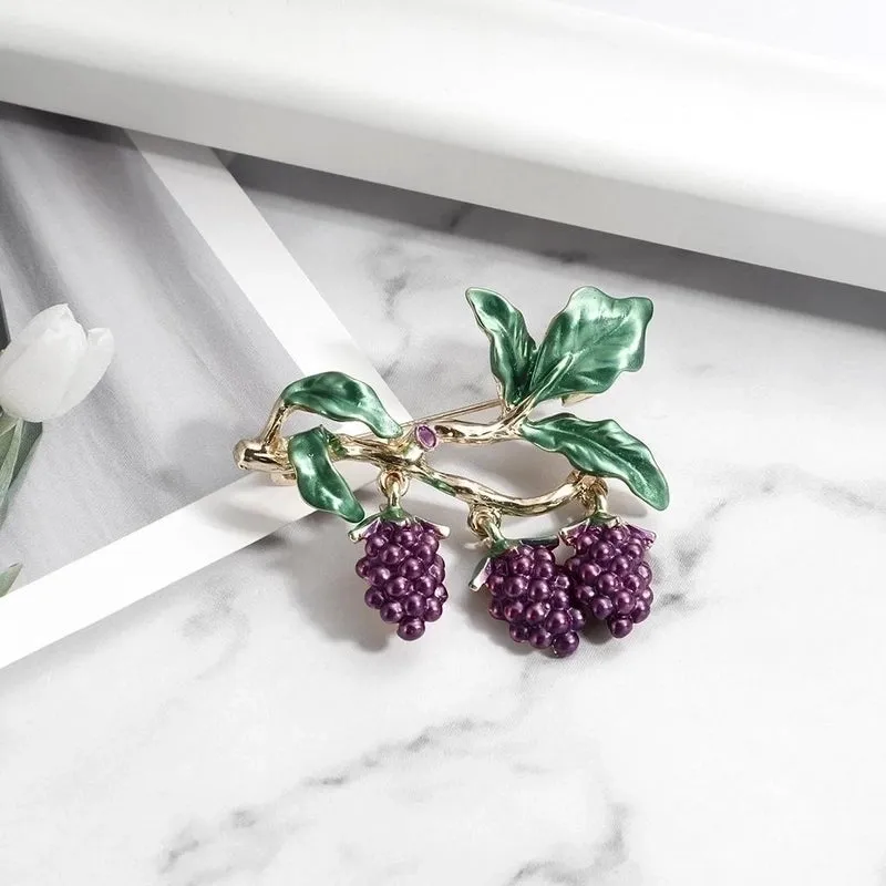 Korean Style Pin Fruit Alloy Plating No Inlaid Women'S Brooches