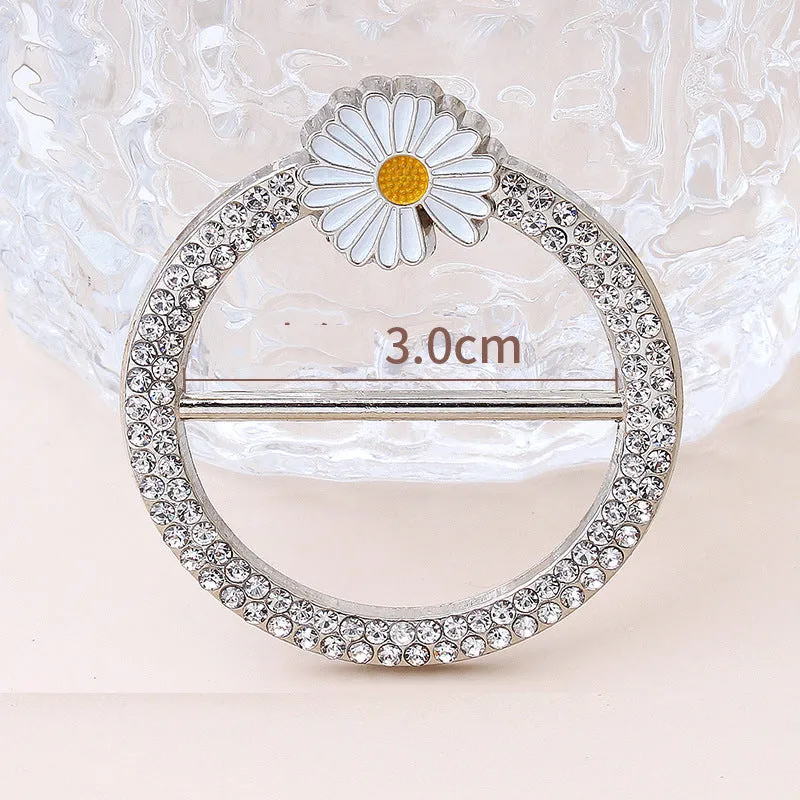 New Fashion Corner Hem Waist Knotted Brooches