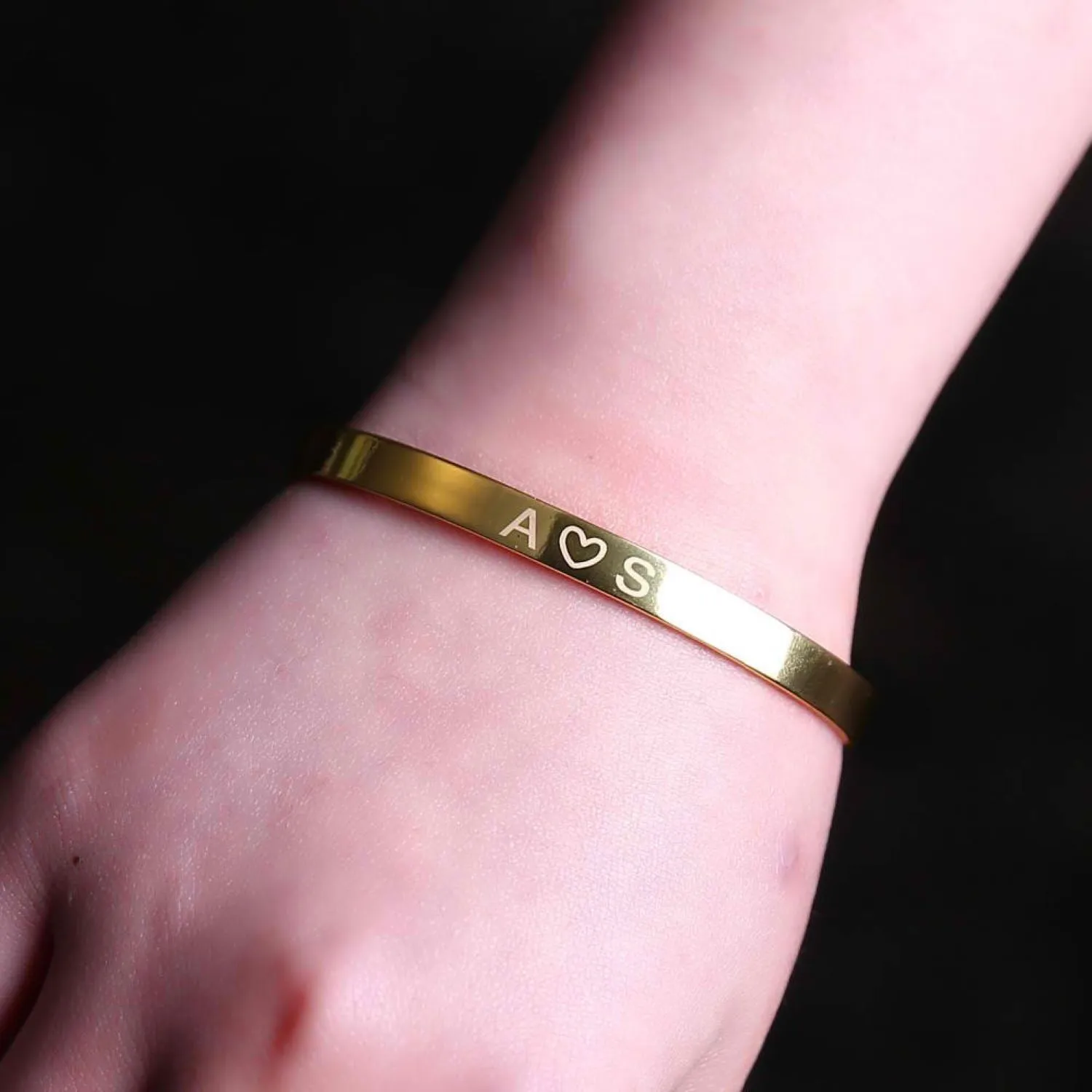 Personalized Name Minimalist and Thin Bangle Bracelet