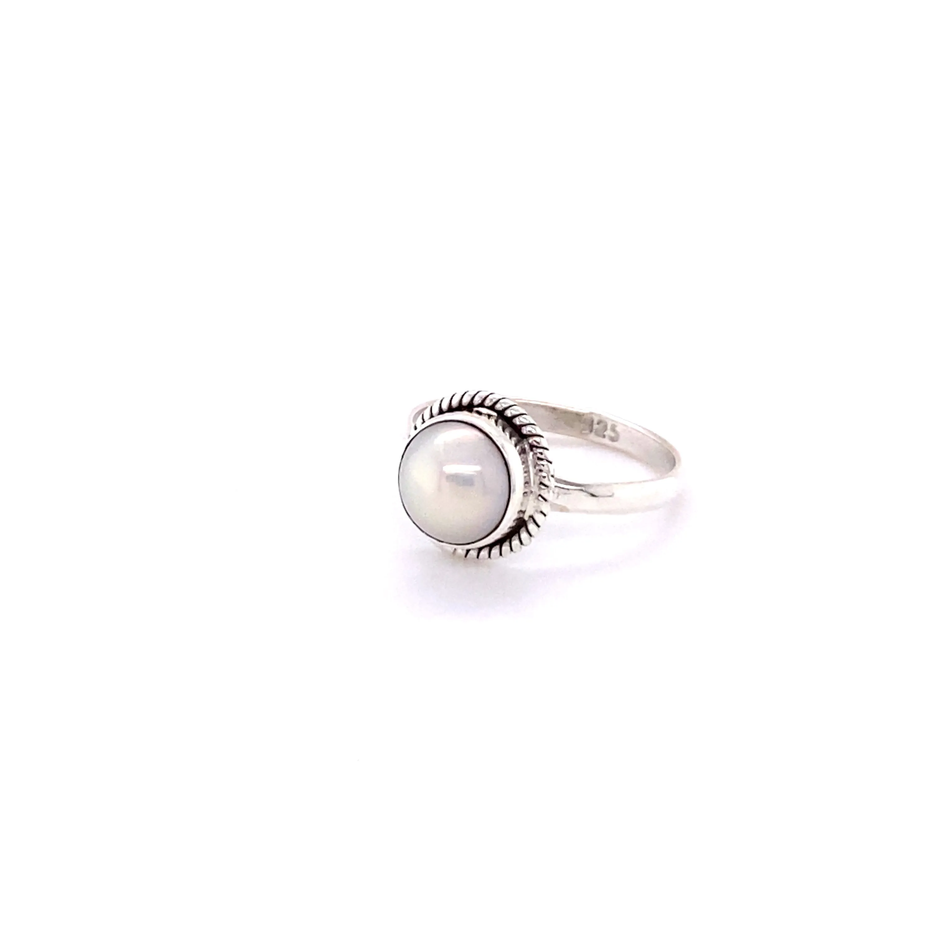 Simple Oval Gemstone Ring with Twisted Rope Border