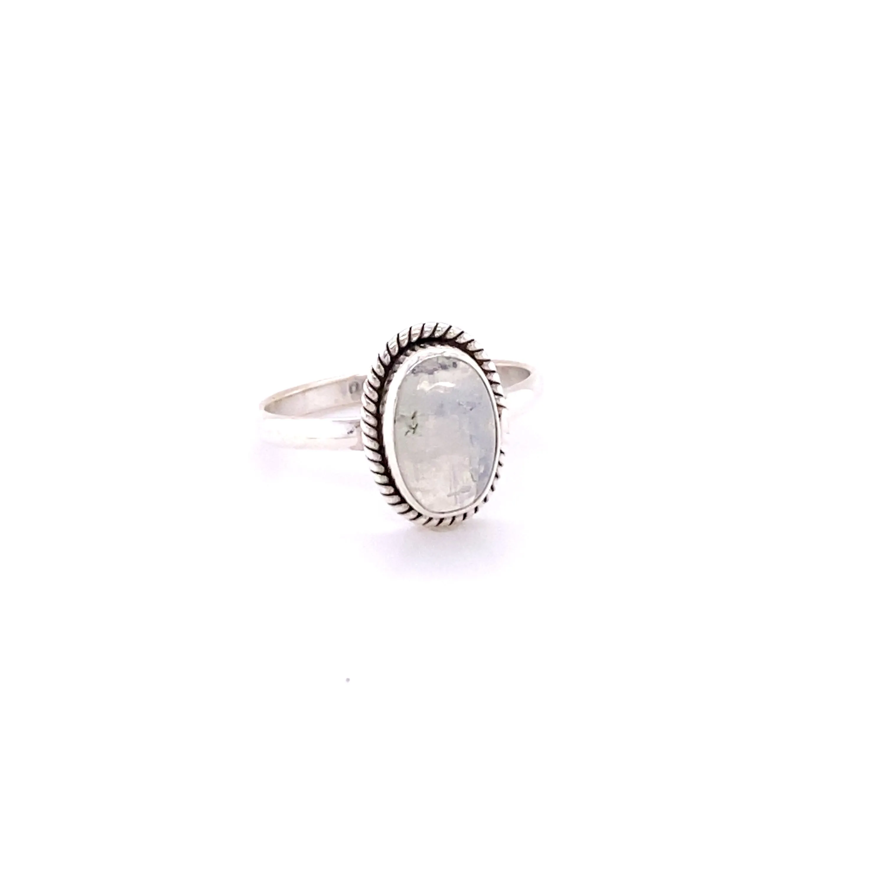 Simple Oval Gemstone Ring with Twisted Rope Border