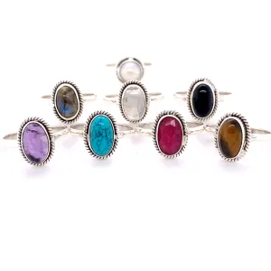 Simple Oval Gemstone Ring with Twisted Rope Border