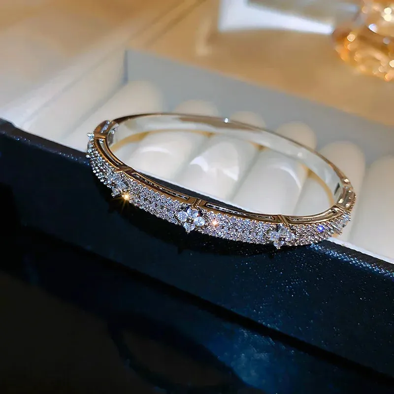South Korea New Exquisite Simple Flower Bracelet Women's Jewelry