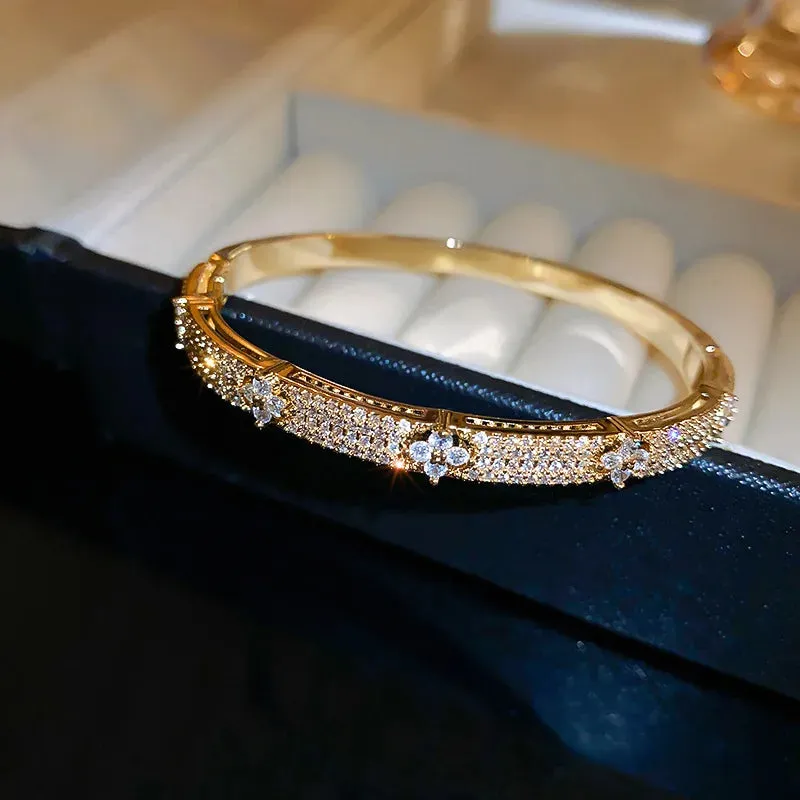 South Korea New Exquisite Simple Flower Bracelet Women's Jewelry