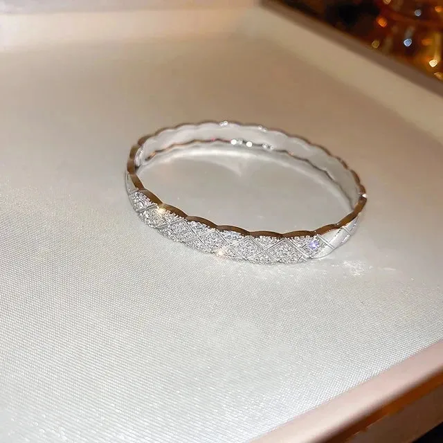 South Korea New Exquisite Simple Flower Bracelet Women's Jewelry