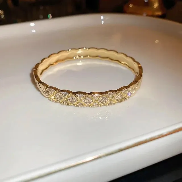 South Korea New Exquisite Simple Flower Bracelet Women's Jewelry